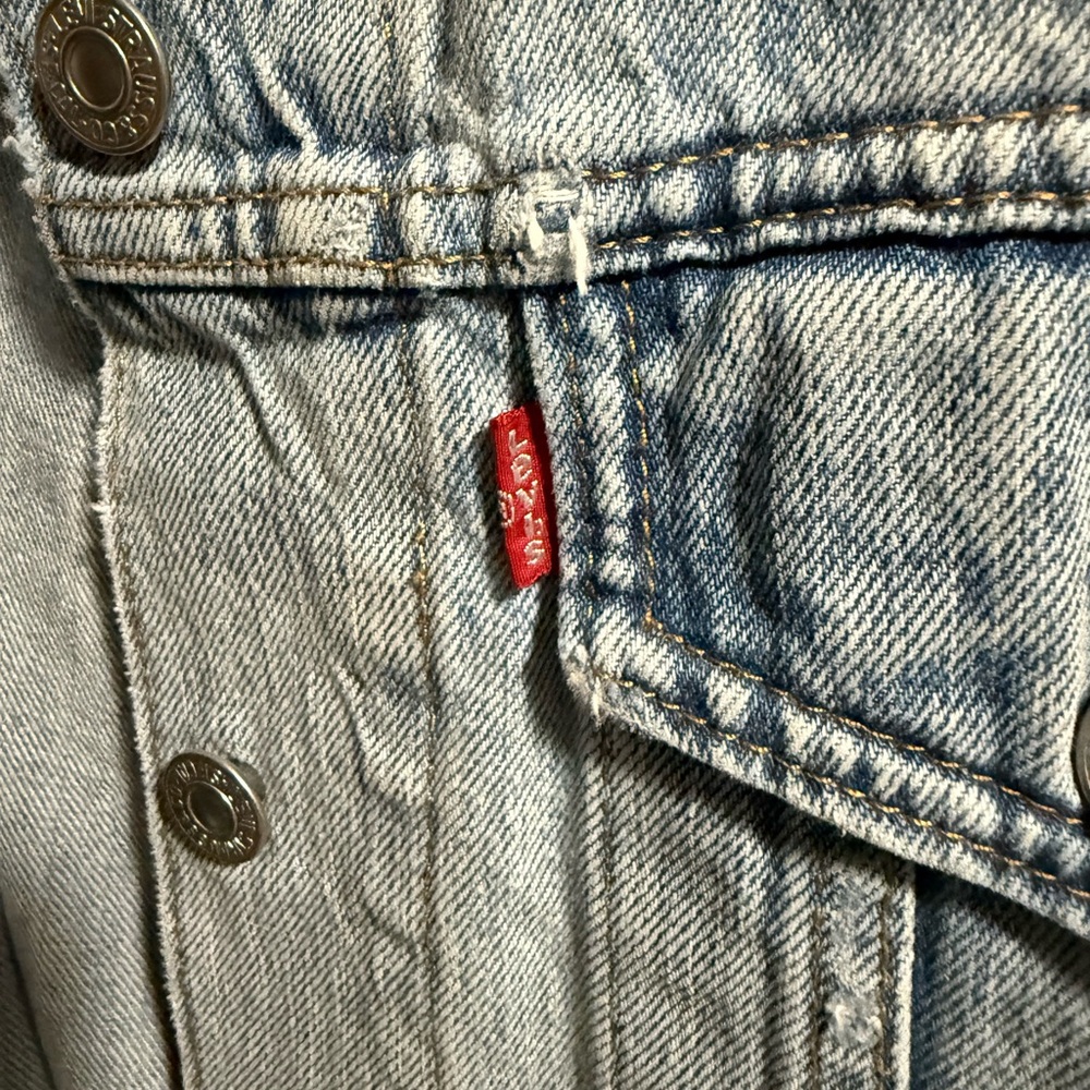 Levi's Classic Light Blue Denim Jacket - Picture 4 of 5